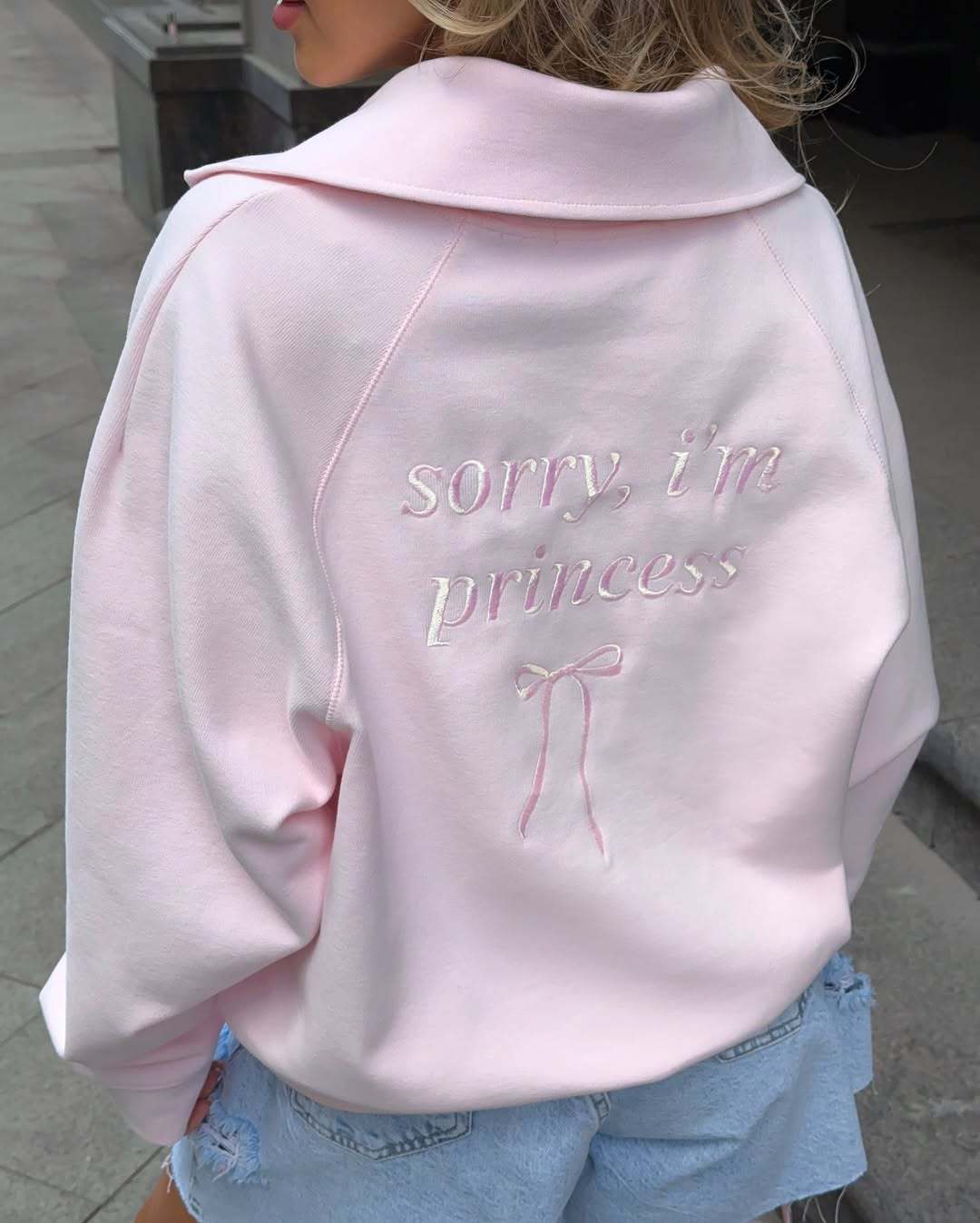 Embroidered half-zip sweatshirt in pink