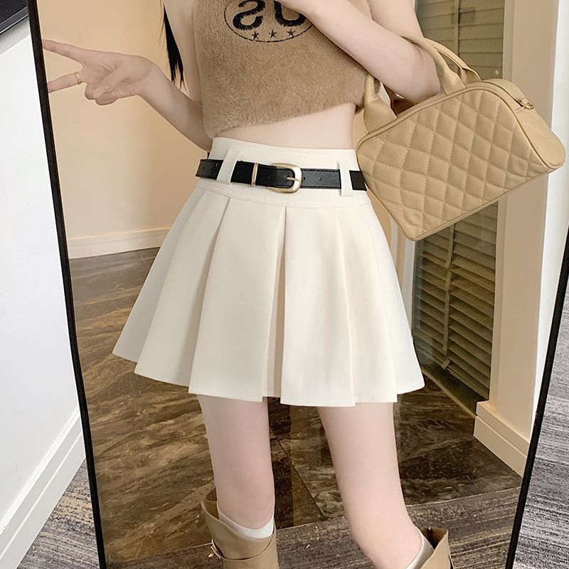 Pleated mini skirt