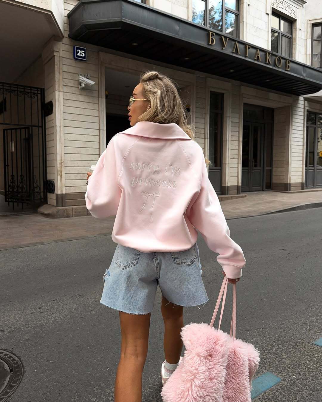 Embroidered half-zip sweatshirt in pink